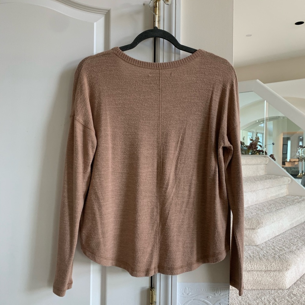Abercrombie long sleeve sweater/teeSz-S - Picture 2 of 3